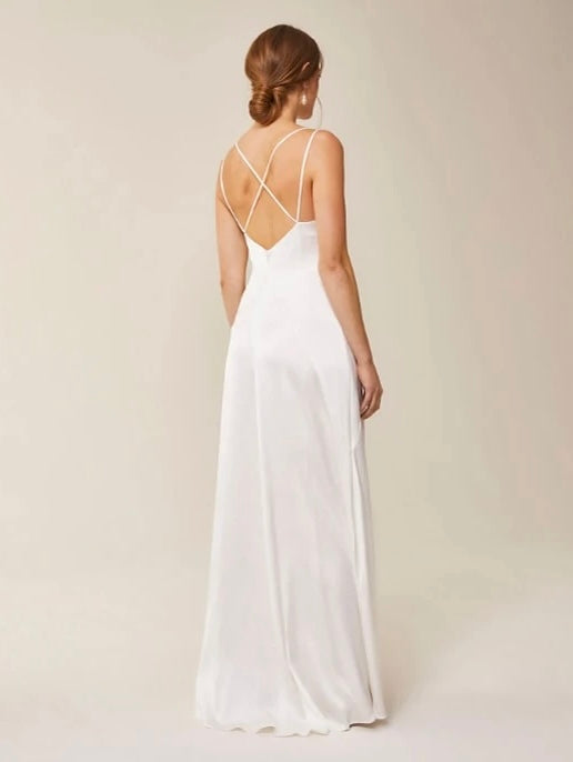 Robe longue en satin blanche