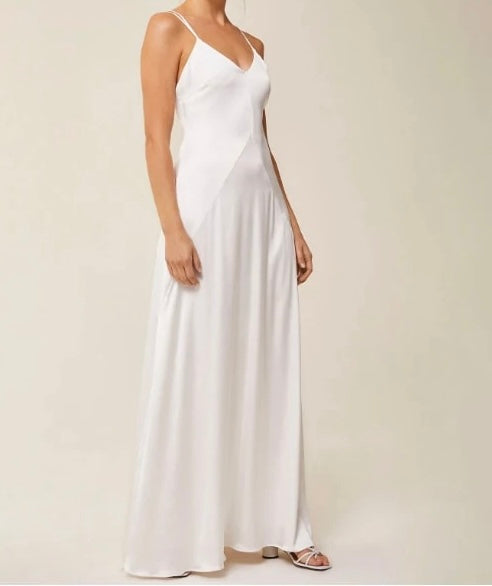 Robe longue en satin blanche