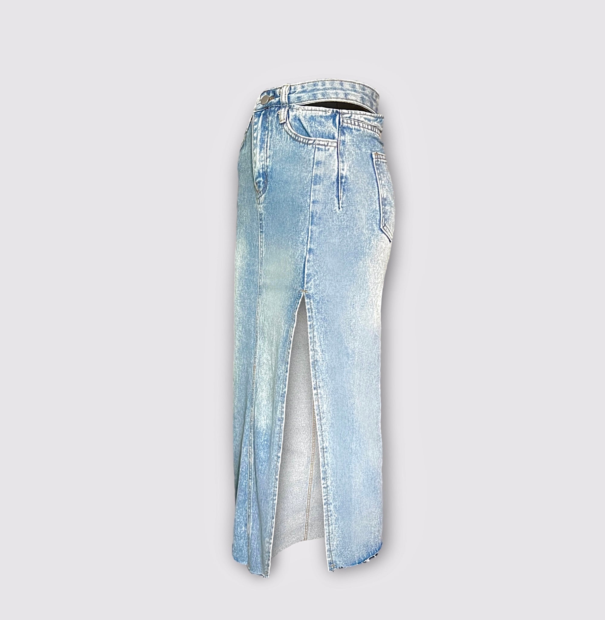 Jupe mi-longue fendue en jean