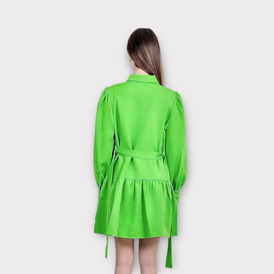 Robe verte courte à manches bouffantes