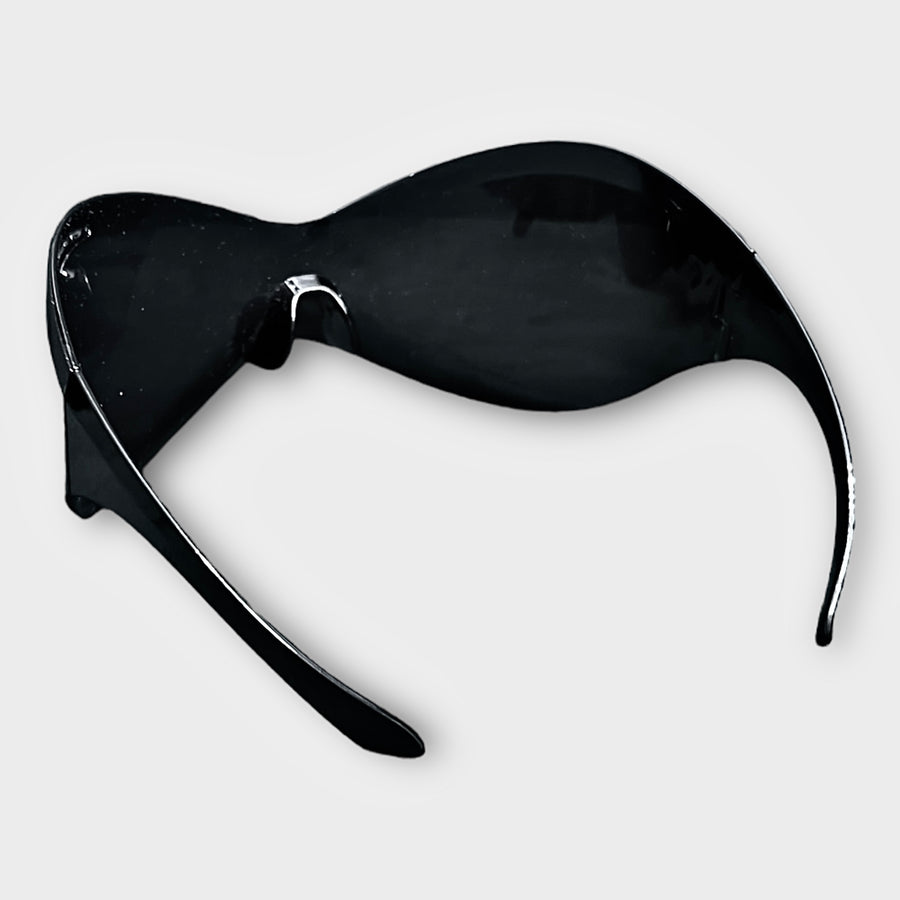 Lunettes de soleil noire surdimensionnée