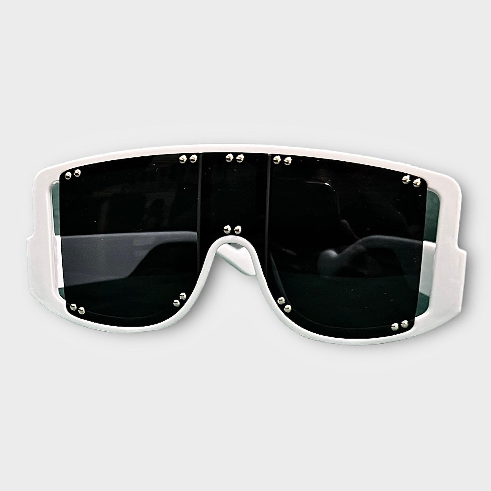 Lunettes de soleil blanche et verres noirs