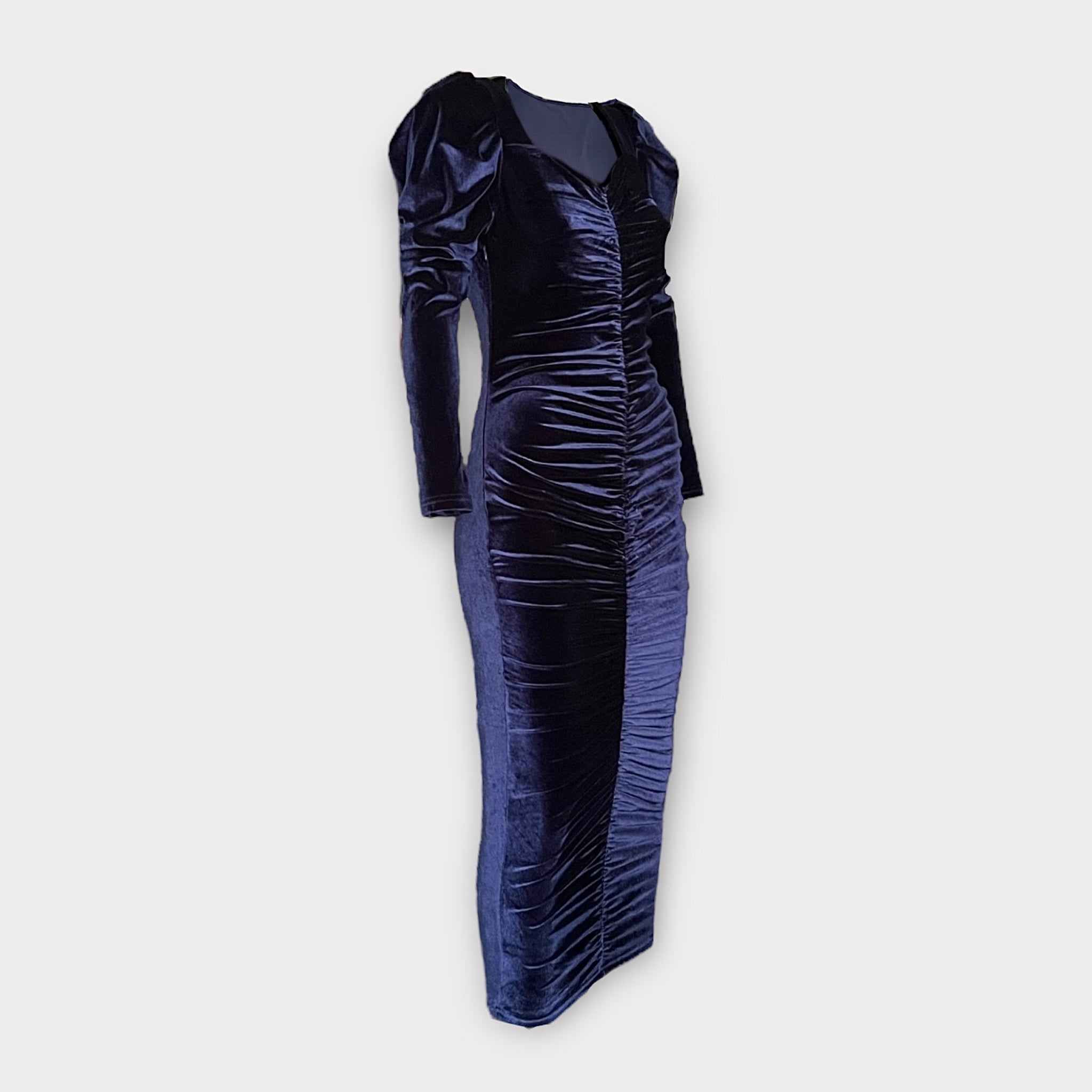 Robe mi-longue manches longues en velours